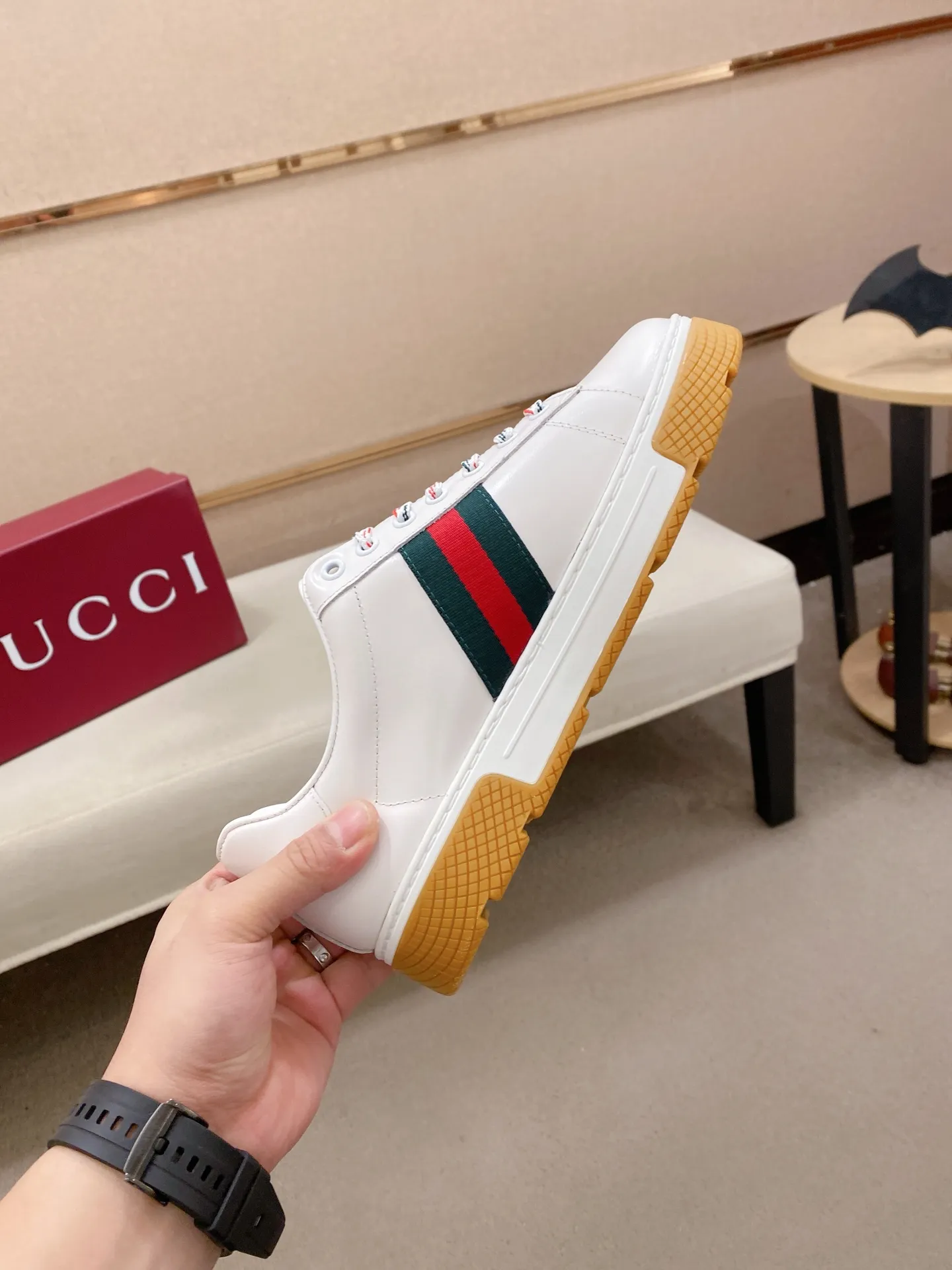 Factory price 442💰New GUCCI (Gucci) counters are available simultaneously, new men's shoes, 😘fabrics are selected imported cowhide, lining: sheepskin lining. 👍🏿 High-end ☄️ air-cushion molded anti-slip rubber outsole, exquisite lines, simple and elegant, comfortable and high-end for leisure travel. Code number: 39 to 44 (45 can be customized and cannot be returned or exchanged)